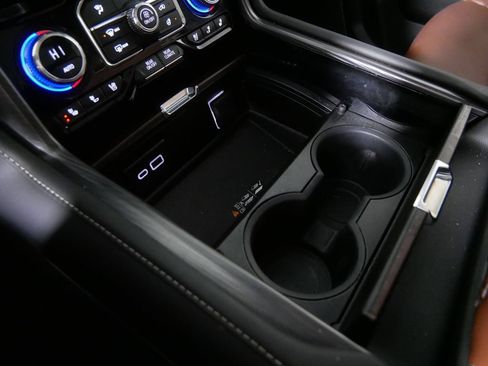 Used 2023 GMC Yukon Denali Ultimate AWD/4WD image 30