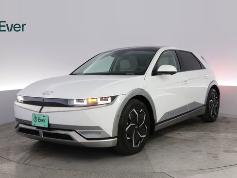 Used 2024 Hyundai Ioniq 5 Limited image 2