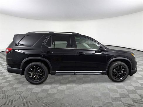 New 2025 Honda Pilot Touring image 7