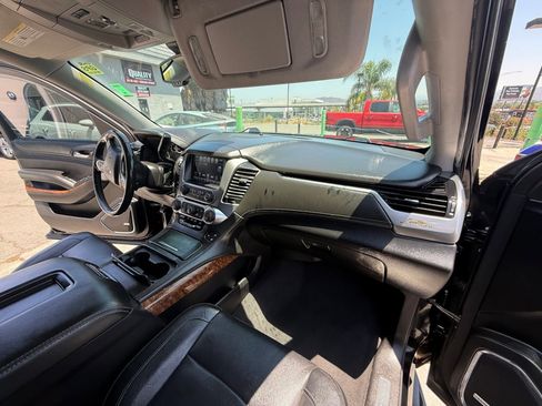 Used 2020 Chevrolet Suburban Premier image 17