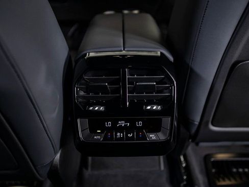 Used 2022 BMW iX xDrive50 w/ Premium Package image 23