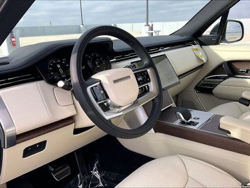 New 2026 Land Rover Range Rover SE image 7