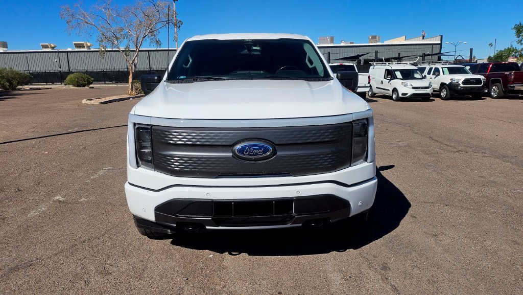 Used 2022 Ford F150 Lightning XLT AWD/4WD image 3