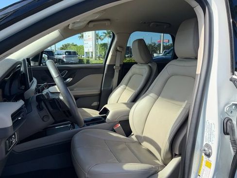 Used 2023 Lincoln Corsair Reserve w/ Equipment Group 201A FWD image 9