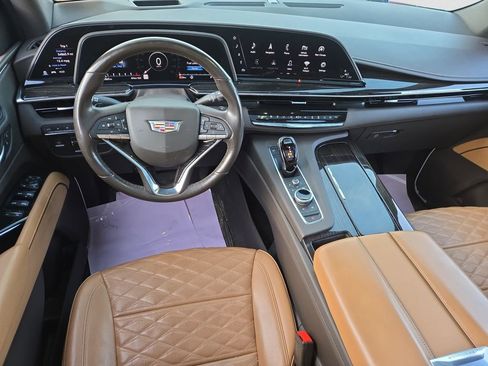 Used 2021 Cadillac Escalade Sport w/ LPO, ONYX Package image 12