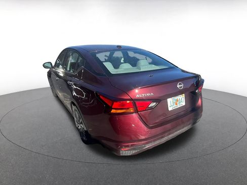 Used 2025 Nissan Sentra SV image 6