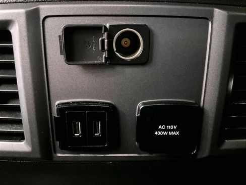 Used 2018 Ford F150 XLT w/ Equipment Group 302A Luxury AWD/4WD image 26