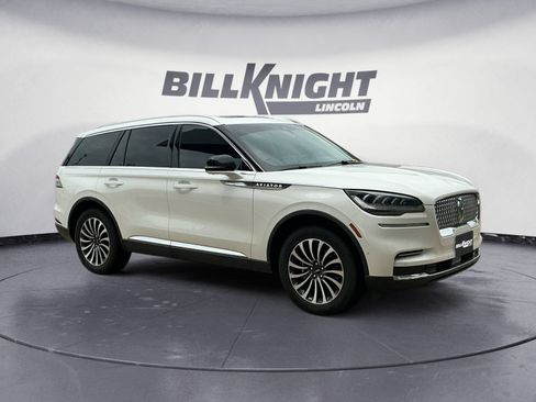 Used 2023 Lincoln Aviator Reserve w/ Equipment Group 201A AWD/4WD image 7