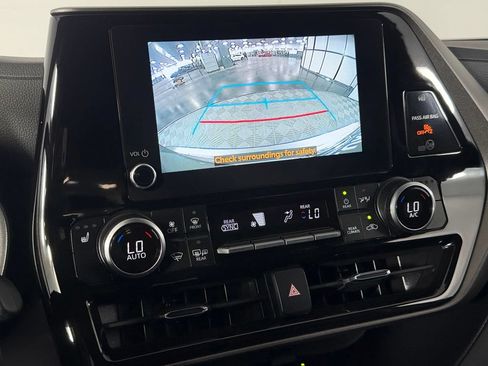 Used 2026 Toyota Highlander XLE AWD/4WD image 17