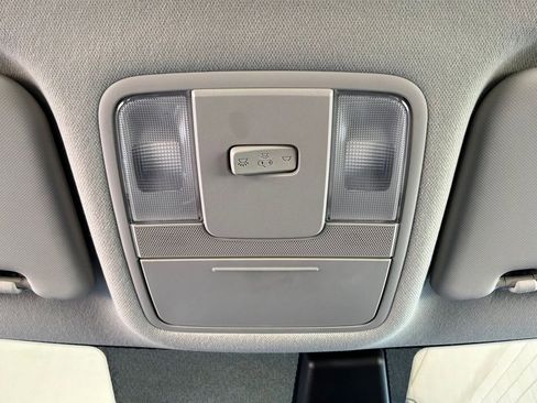 Used 2025 Kia Soul LX w/ LX Technology Package FWD image 15