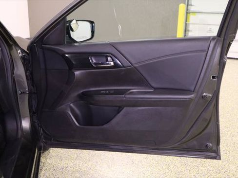 Used 2014 Honda Accord Sport image 33