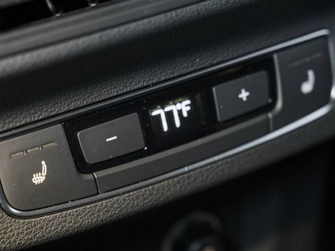 Used 2024 Audi SQ5 Prestige w/ Prestige Package image 28