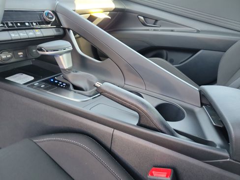 New 2026 Hyundai Elantra SEL Sport FWD image 12