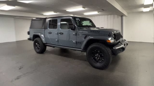 Used 2024 Jeep Gladiator Sport AWD/4WD image 2