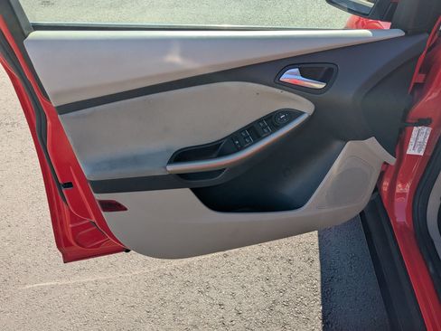 Used 2012 Ford Focus SEL FWD image 14