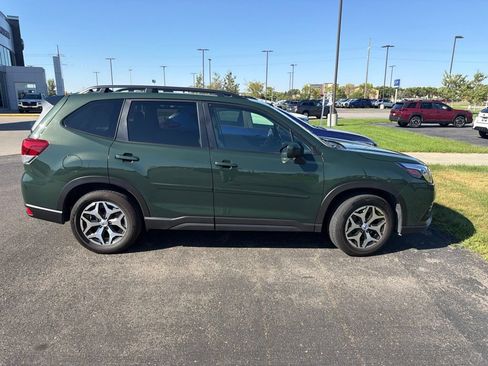 Used 2024 Subaru Forester Premium AWD/4WD image 5