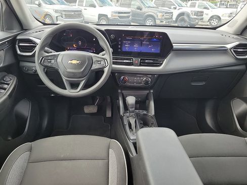 Used 2025 Chevrolet TrailBlazer LT AWD/4WD image 10