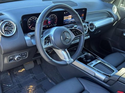 Used 2024 Mercedes-Benz GLB 250 4MATIC image 17