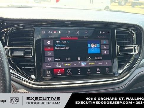 Used 2022 Dodge Durango R/T w/ Blacktop Package AWD/4WD image 16