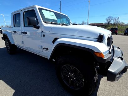 New 2026 Jeep Gladiator Sport