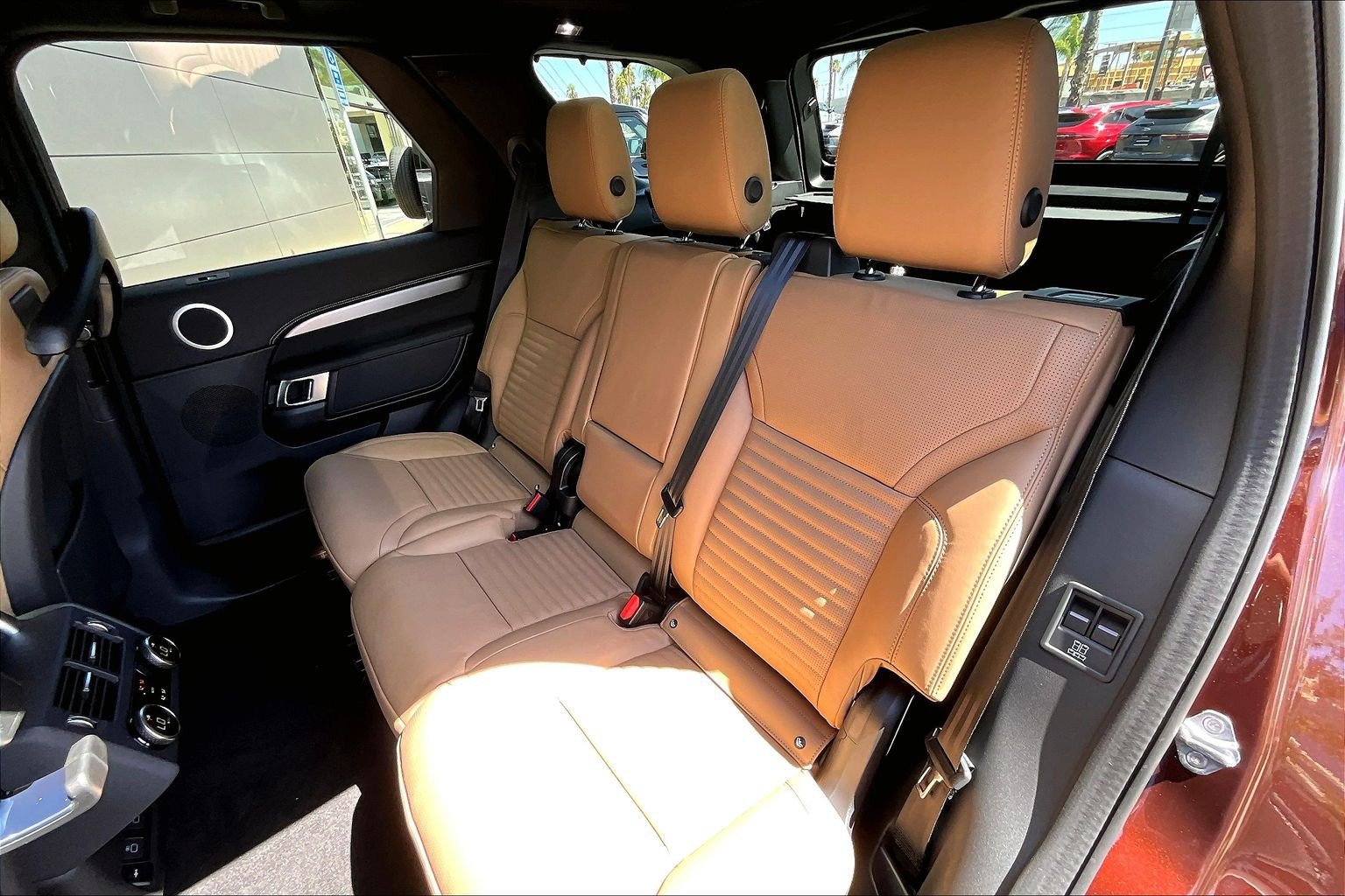 New 2026 Land Rover Discovery Limited Edition AWD/4WD image 10