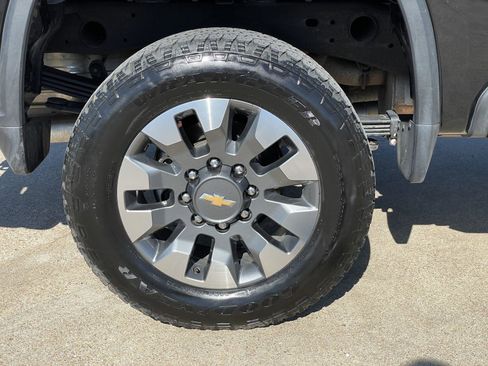 Used 2024 Chevrolet Silverado 2500 Custom w/ Custom Value Package image 50