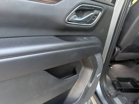 Used 2022 Chevrolet Tahoe Z71 w/ Z71 Off-Road Package AWD/4WD image 10