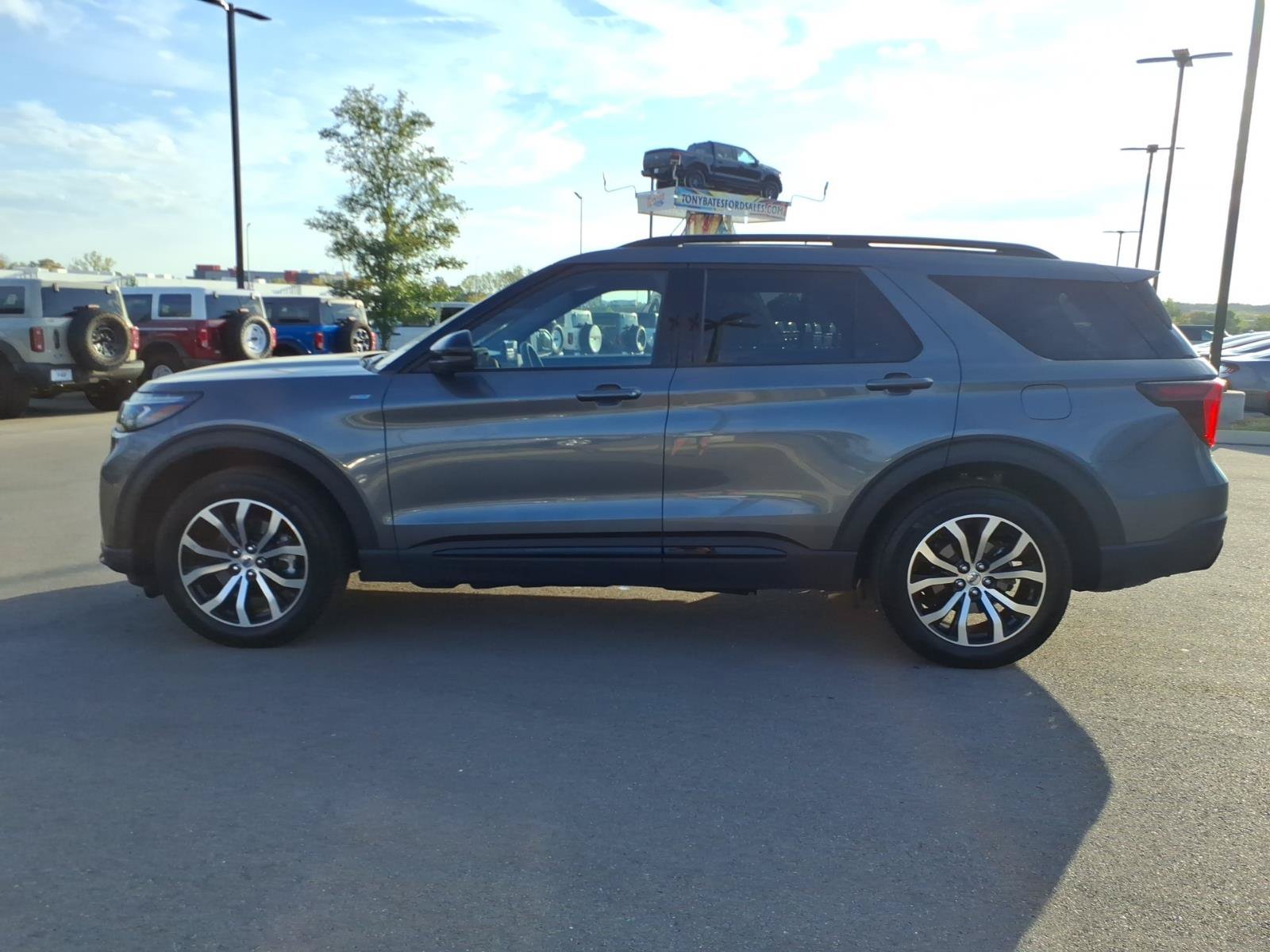 Certified 2026 Ford Explorer ST-Line AWD/4WD image 6