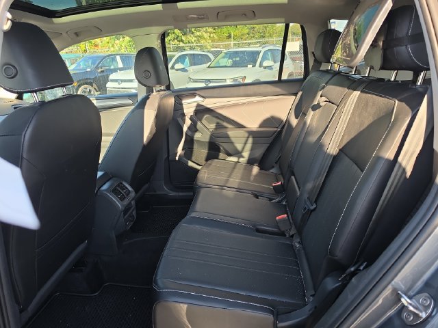 Used 2023 Volkswagen Tiguan SE w/ Panoramic Sunroof Package AWD/4WD image 10