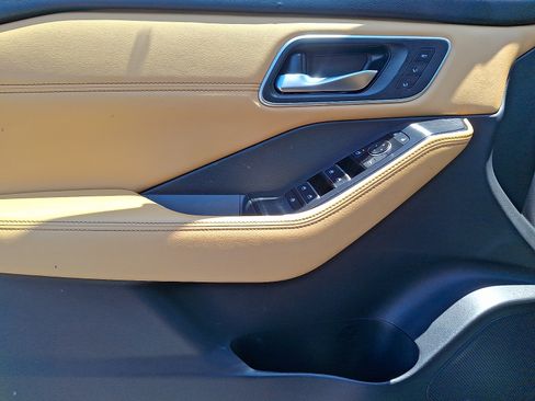 Certified 2023 Nissan Rogue Platinum w/ Platinum Premium Package AWD/4WD image 12