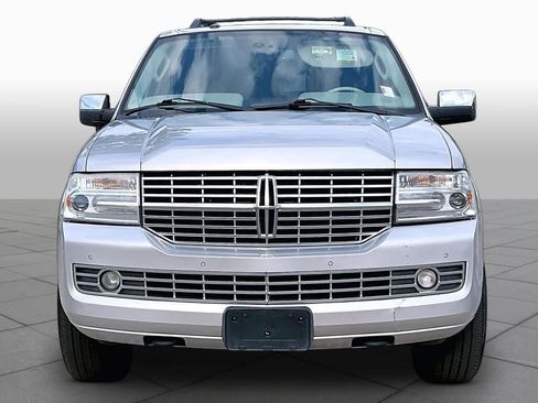 Used 2010 Lincoln Navigator 4WD image 3