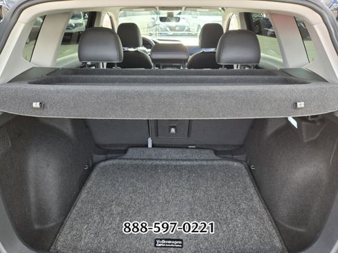 Certified 2024 Volkswagen Taos SE w/ MDO Package image 15