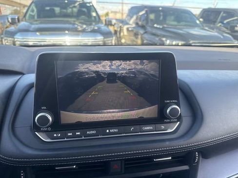 Used 2023 Nissan Rogue SV FWD image 22
