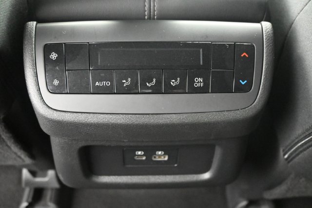 Used 2024 Nissan Pathfinder SV FWD image 13