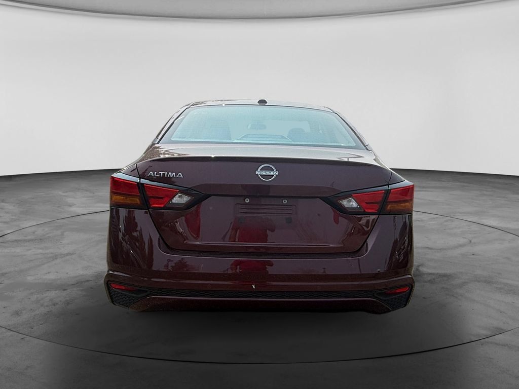 Used 2025 Nissan Altima 2.5 SV FWD image 8