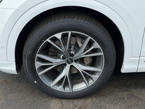 Used 2021 Audi Q8 Premium Plus w/ Premium Plus Package image 11