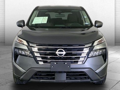 Used 2025 Nissan Rogue SV AWD/4WD image 2