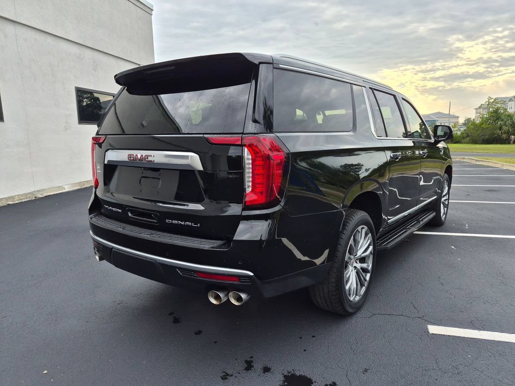 Used 2021 GMC Yukon XL Denali w/ Advanced Technology Package AWD/4WD image 5