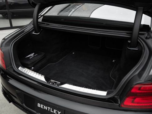 Used 2024 Bentley Flying Spur W12 image 45