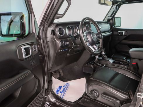 Used 2022 Jeep Wrangler Unlimited Sahara w/ Cold Weather Group image 4