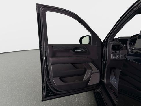 Used 2026 GMC Yukon AT4 Ultimate w/ LPO, Floor Liner Package AWD/4WD image 37