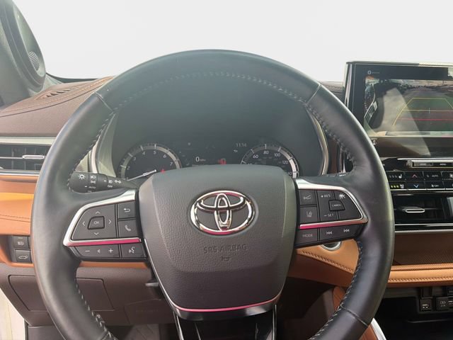 Used 2020 Toyota Highlander Platinum AWD/4WD image 21