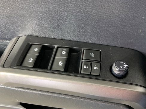 Used 2021 Toyota Tacoma TRD Off-Road image 28