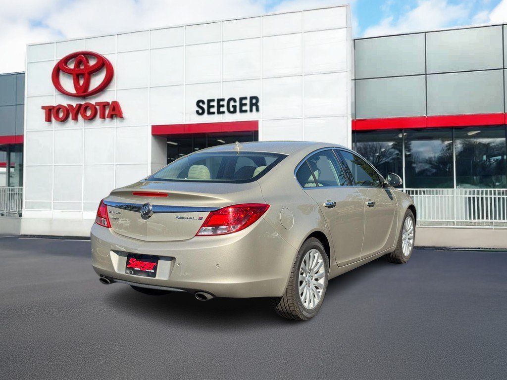 Used 2013 Buick Regal Premium FWD image 3