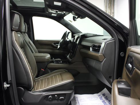 Used 2026 GMC Yukon Denali Ultimate AWD/4WD image 18