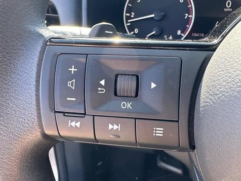 Used 2023 Nissan Rogue SV image 13