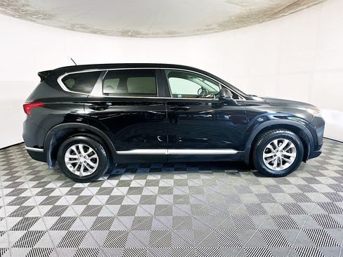 Used 2020 Hyundai Santa Fe SE FWD image 2