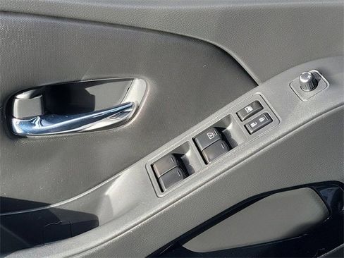 Certified 2023 Nissan Frontier SV w/ Midnight Edition Package image 21