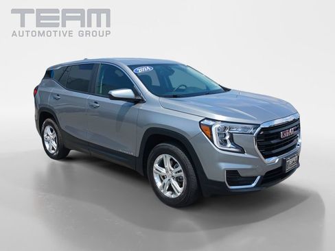 Used 2024 GMC Terrain SLE AWD/4WD image 1