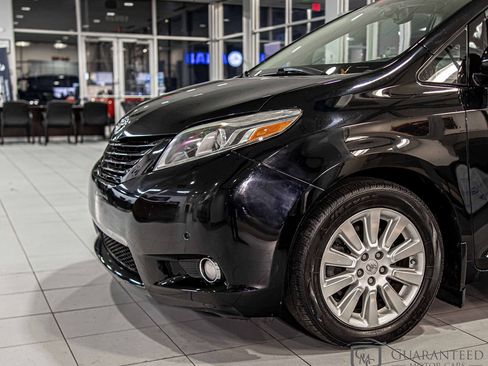 Used 2016 Toyota Sienna Limited Premium w/ Protection Package image 5